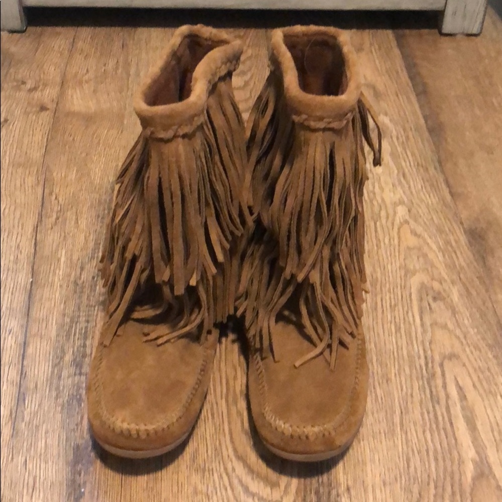 Minnetonka boot